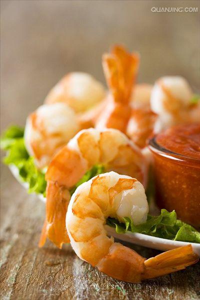  p data-id="gnwvxe4o5i">鸡尾虾,外文名shrimp cocktail, a target="
