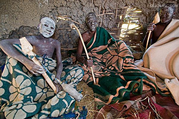  p data-id="txilmqnomise">割礼是一种起源于犹太教的宗教仪式,目前