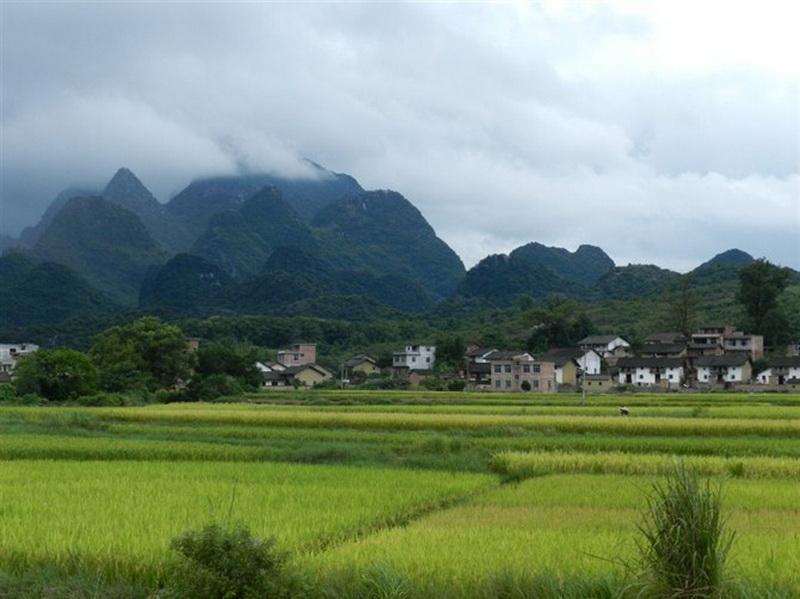  p data-id="gnwucwk3xr">六壮村位于广西壮族自治区南宁市横县马山乡