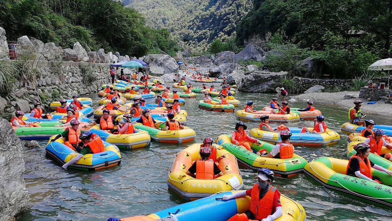 朝天吼漂流景区