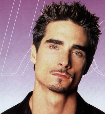 理查德森 i>(kevin richardson) /i>,1971年10月3日出生于美国 a