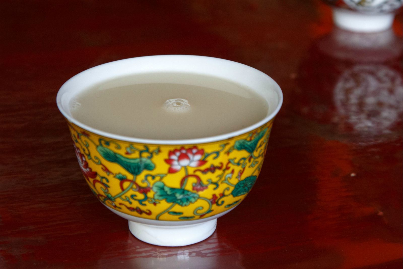  p>青海美食,主要食材酥油,牛奶,茯砖茶叶. /p>