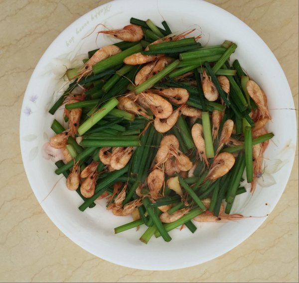 蒜苗炒河虾