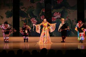 r7bjp">敬善媛,本名 a target="_blank" href="/item/杨小琳/6100927"