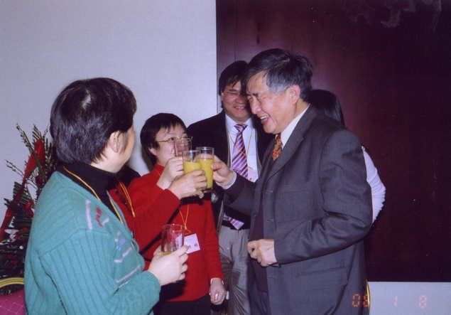 江明