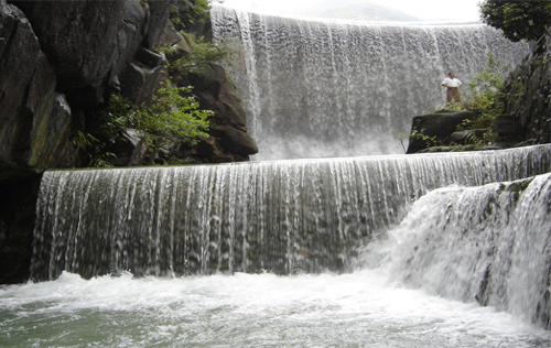  p>螺壳山位于 a target="_blank" href="/item/广宁县/80962" data