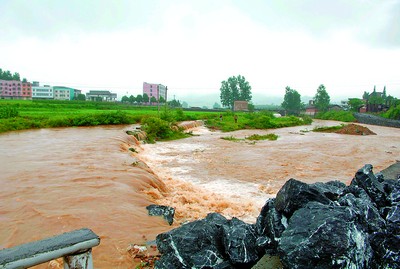  p>汛期是一个水利名词,是指河水在一年中有规律显著上涨的时期.