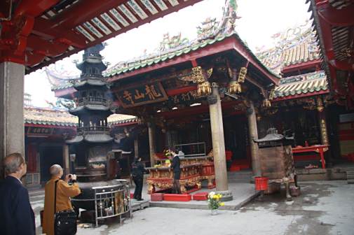 <p>晋江安海龙山寺