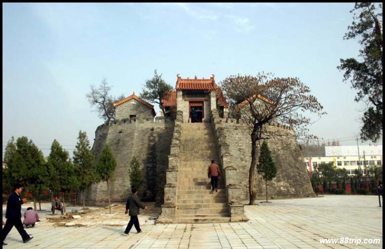  p data-id="gnyu8pw92a">沙河市老君台位于 span class="ref" data