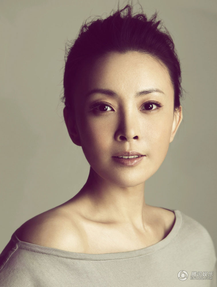  p>刘威葳 i>(原名刘薇薇) /i>,1976年5月6日出生于黑龙江省哈尔滨市