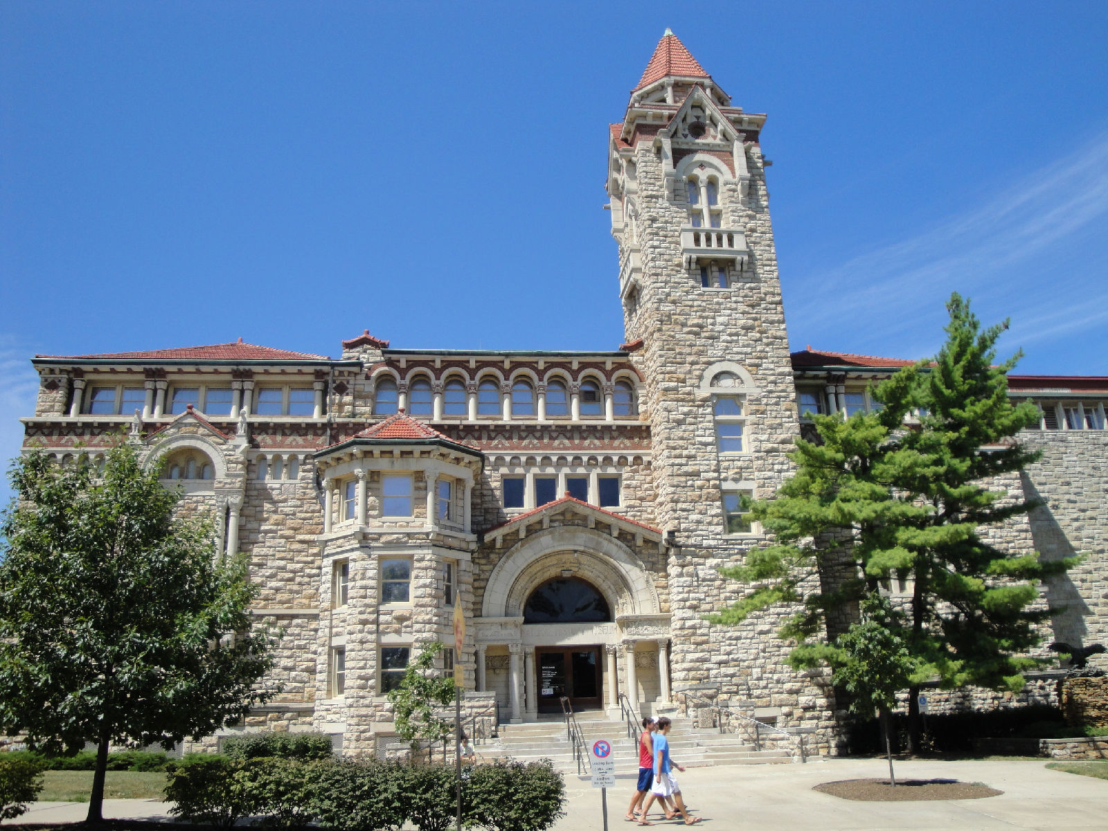  p>堪萨斯大学(university of kansas),简称ku,坐落在美国堪萨斯州的