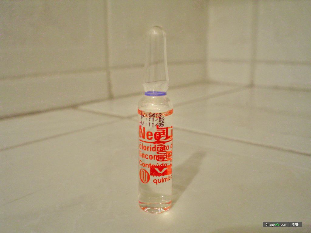  p>安瓿(拉丁文ampulla的译音)是指一种可熔封的硬质 a href="#" data