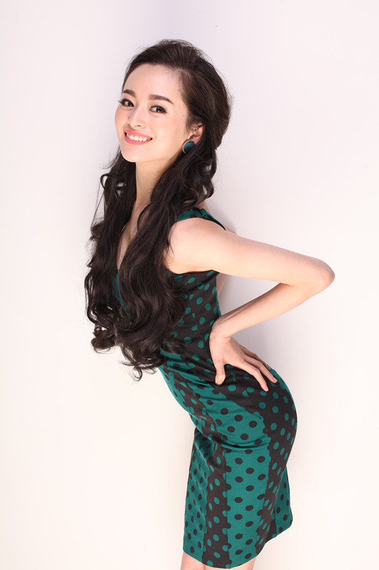  p>李善玉,出生于吉林省,毕业于北京现代音乐学院,中国内地女演员.