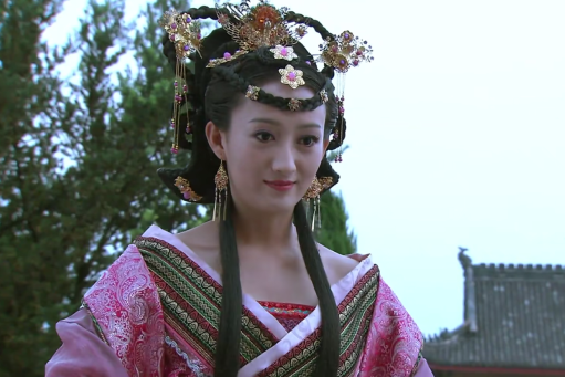 张嫣是《 a target="_blank" href="/item/明珠游龙/4572007" data