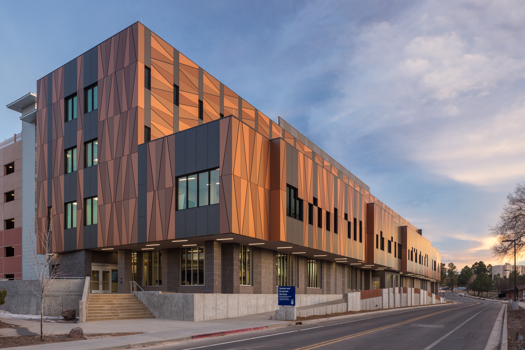  p>北亚利桑那大学(northern arizona university),简称北亚(nau)