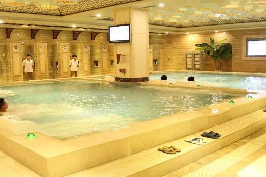  p>水天温泉位于昆明市呈贡区春融街惠兰园小区f01-2商铺. /p>