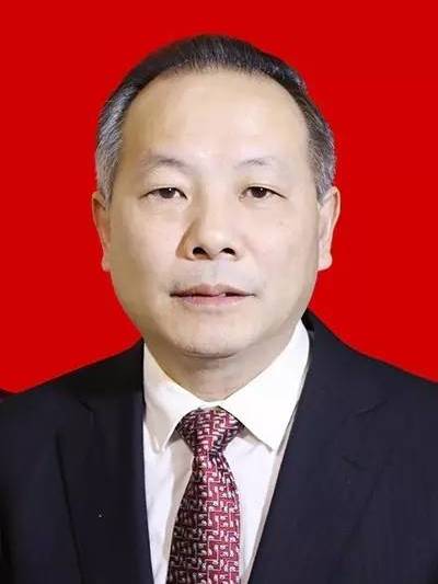  p data-id="gnyx3wzc4t">余建新,男,汉族,1965年11月出生,湖南湘阴人