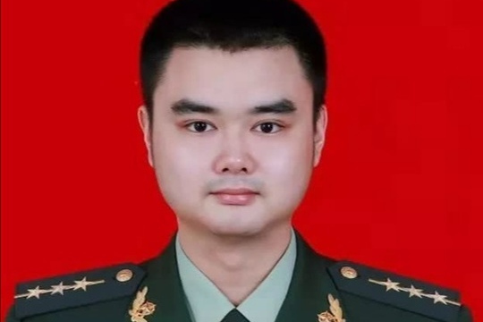武警上尉,副营职军官