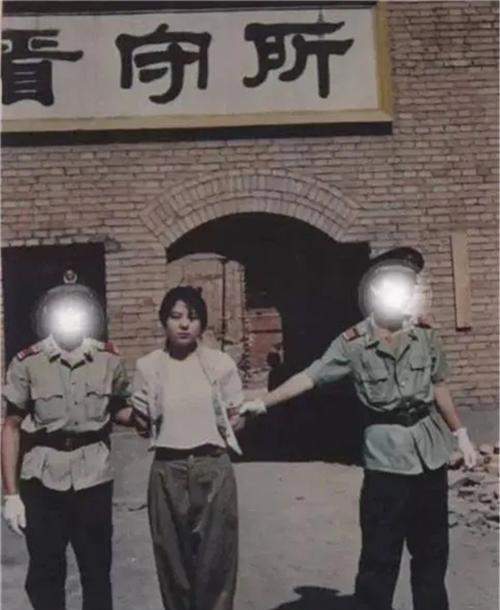 22岁“最美”死刑犯任雪，行刑前一直淡定自如，为何突然主动张嘴_百科TA说