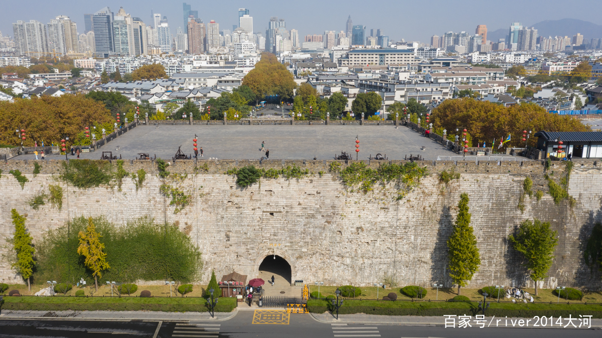 结构复杂的南京中华门，可藏兵数千人，历经600多年依然屹立_百科TA说