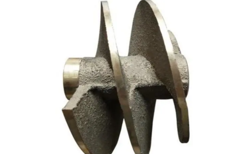  p>诱导轮是一个轴流叶轮,它直接装在离心泵第一级叶轮的上游,并随其