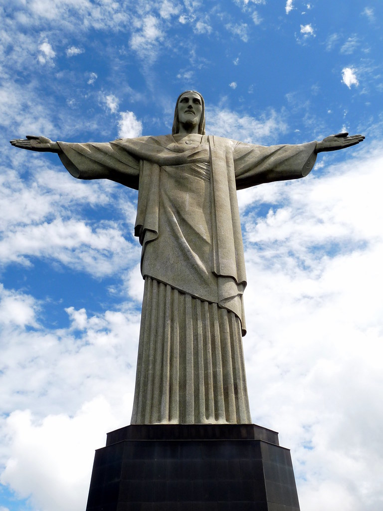 target="_blank" href="/item/葡萄牙">葡萄牙 /a>语:cristo redentor