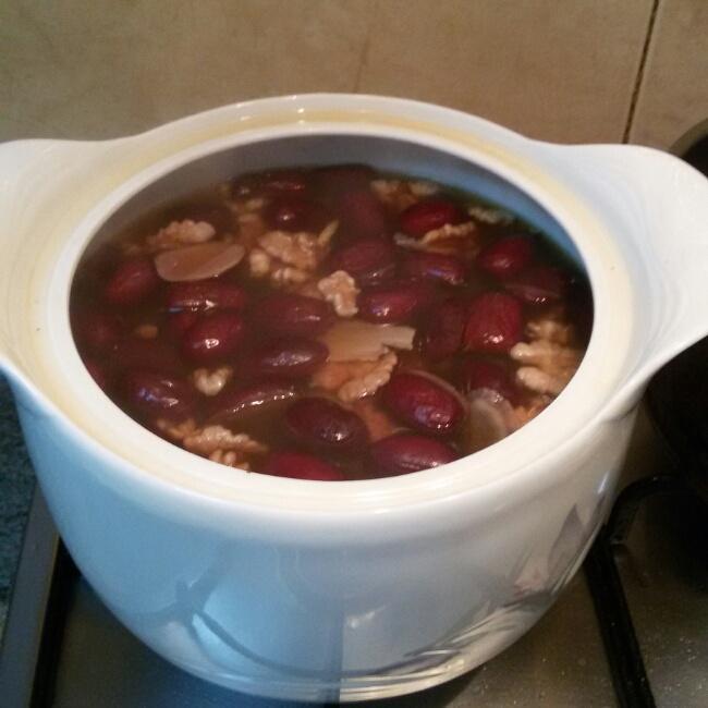 苹果大枣核桃汤