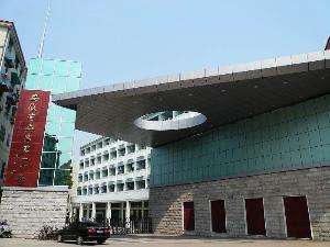  p>安徽省无为实验中学于2013年由 a target="_blank" href="/item