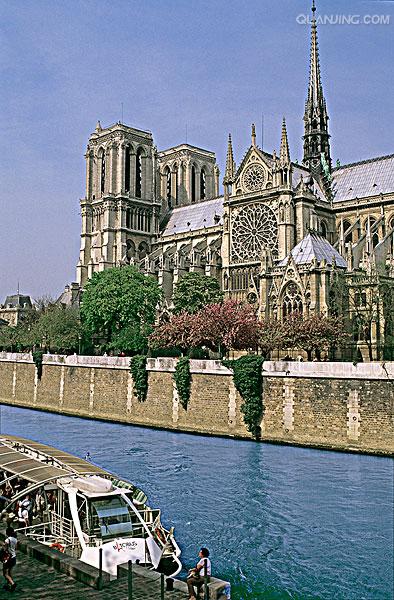  p>塞纳河(seine river),是法国北部大河,全长776.