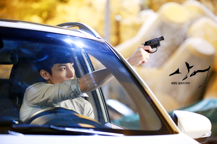 《鲨鱼》是韩国kbs电视台自2013年5月27日起播出的月火剧,是 a target