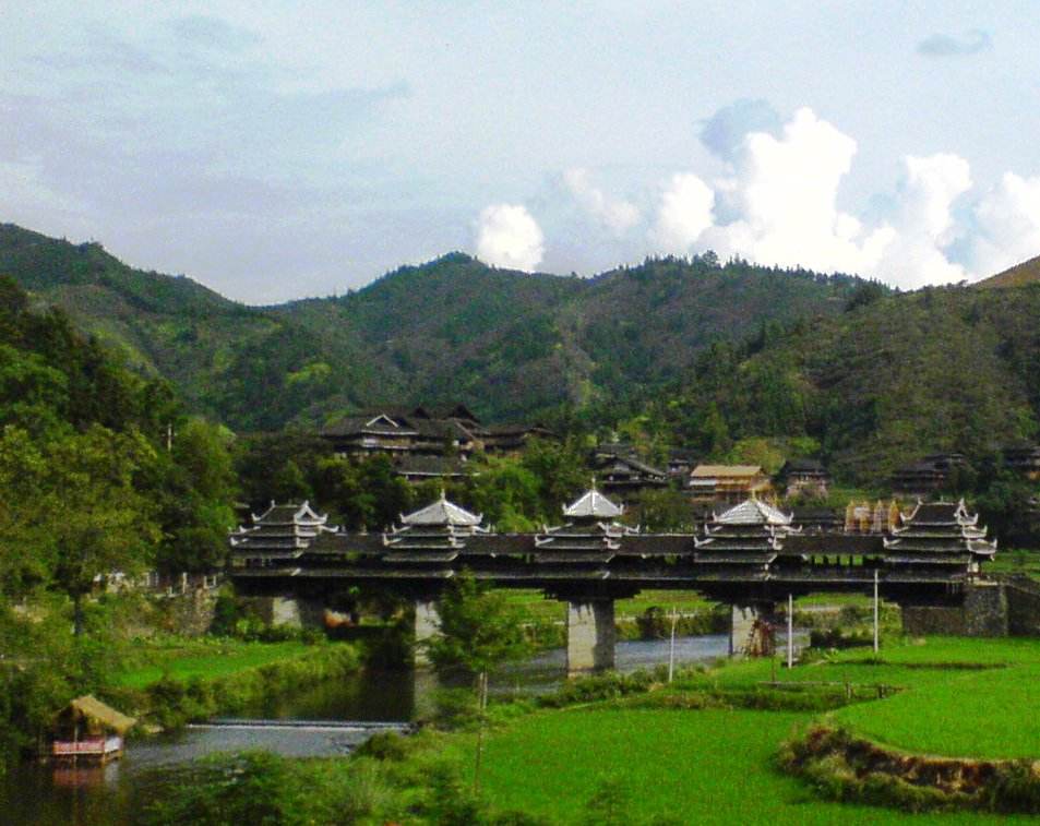  p>银水侗寨在桂林市 a target="_blank" href="/item/龙胜县">龙胜县