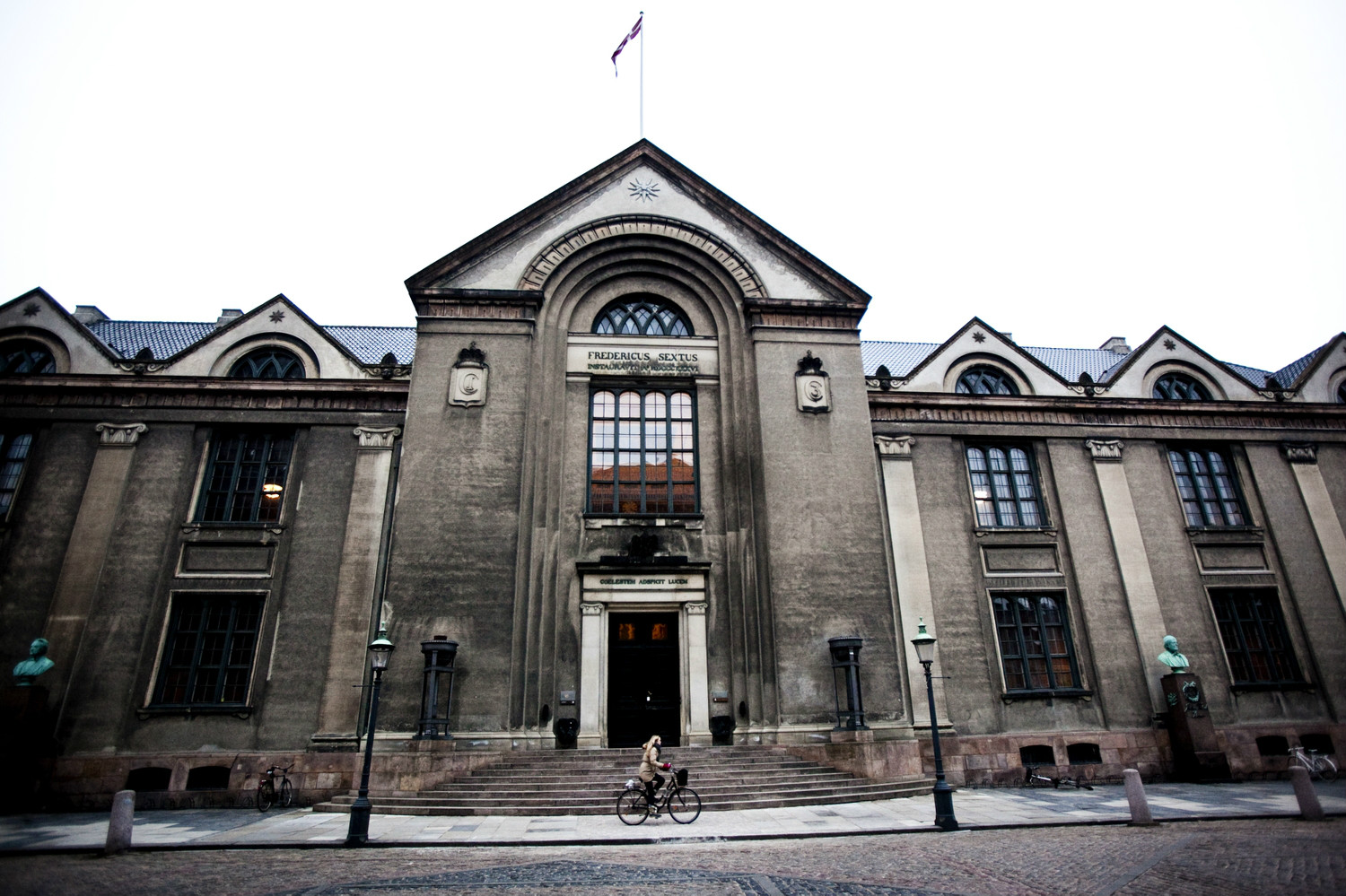  p>哥本哈根大学 (英文: university of copenhagen; 丹麦文: k