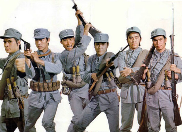  p>《八道楼子》 i>(seven man army) /i>是长弓电影公司1976年出品的