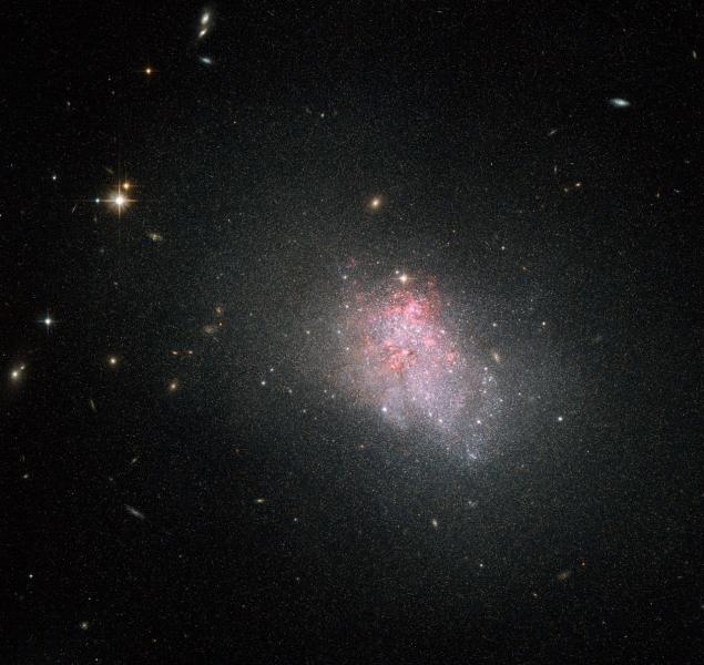  p>ngc 3738位于大熊座,离地球约1200万光年,属于 m81星系群(或大熊
