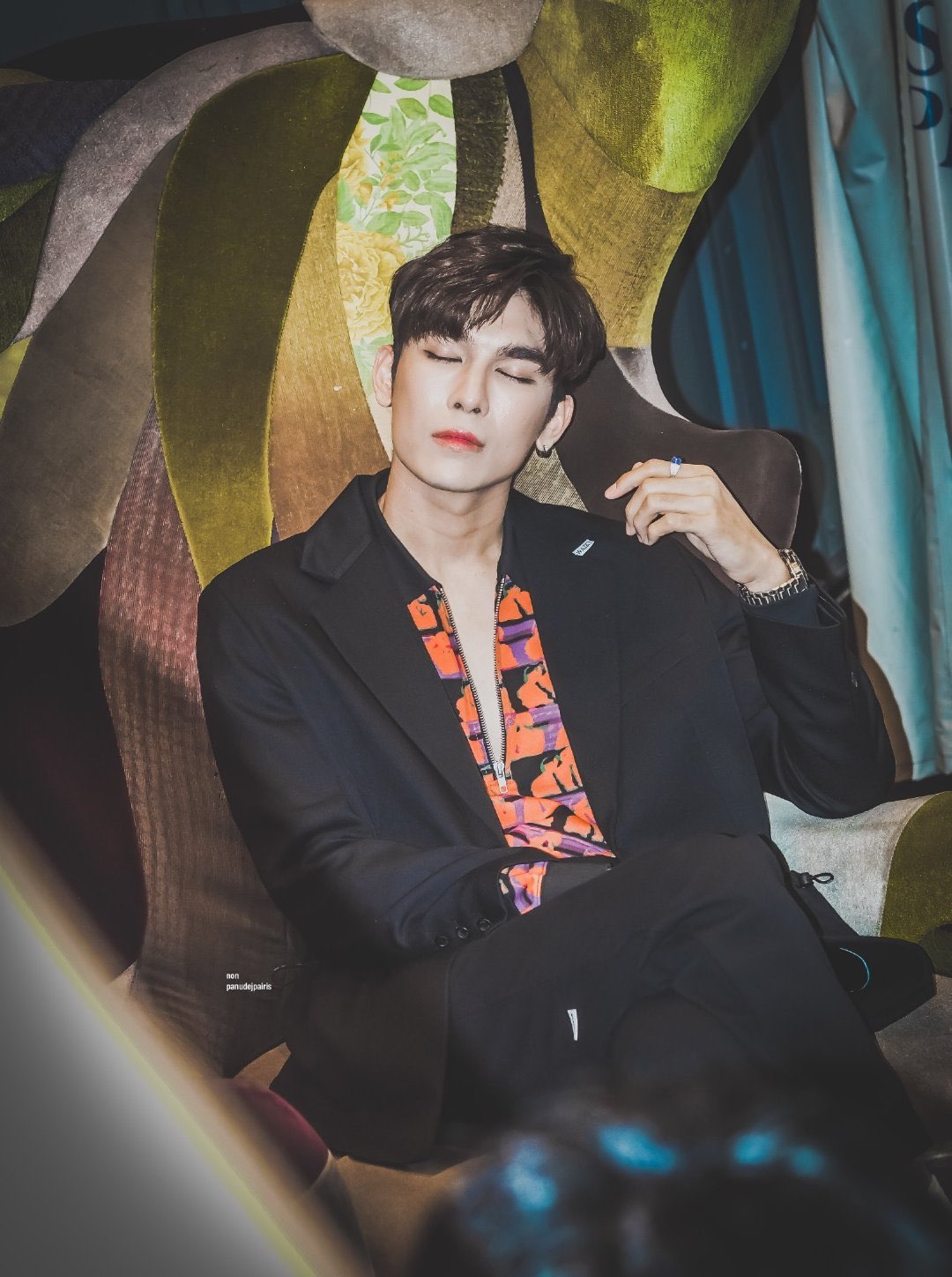  p data-id="godvq69gah">苏帕西·宗澈瓦(mew