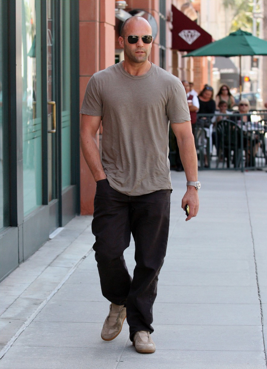  p>杰森·斯坦森(jason statham),1967年7月26日出生于英国伦敦,英国