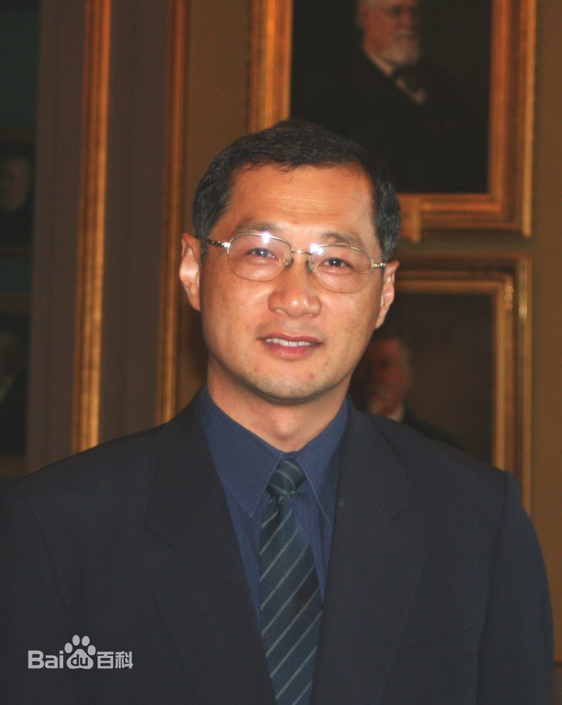  p>王立,1957年10月出生,浙江嘉兴人,功能高分子