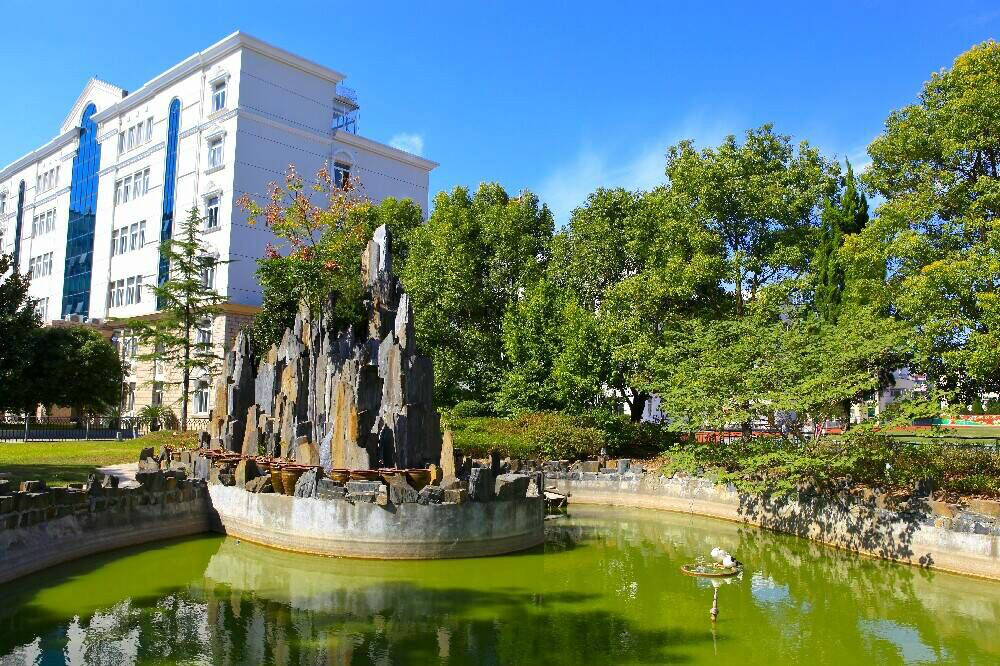 江苏省海门市东洲中学