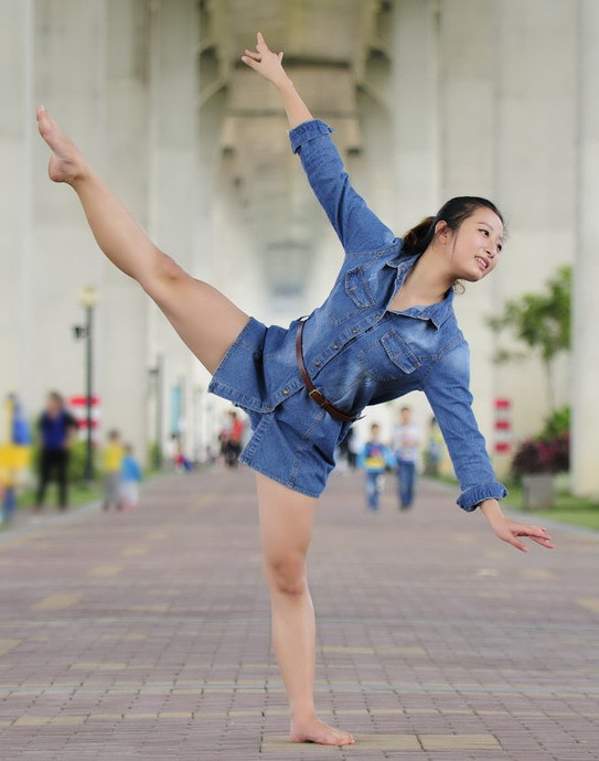  p>舞蹈是一种 a target="_blank" href="/item/表演艺术/7803083"