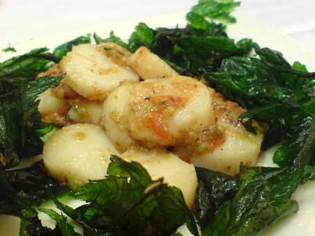  p>油泡带子是广东潮汕一带的特色传统名菜,属于粤菜系.