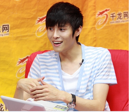  p data-id="gnyubgxnjx">胡晓,80后主持人,演员,全能唱作音乐人.