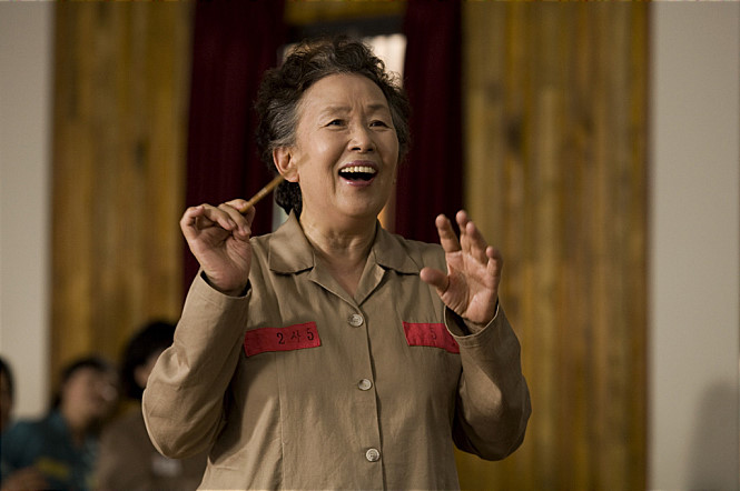  p>罗文姬 i>(         ,na mun hee) /i>,1941年11月30日出生于中国