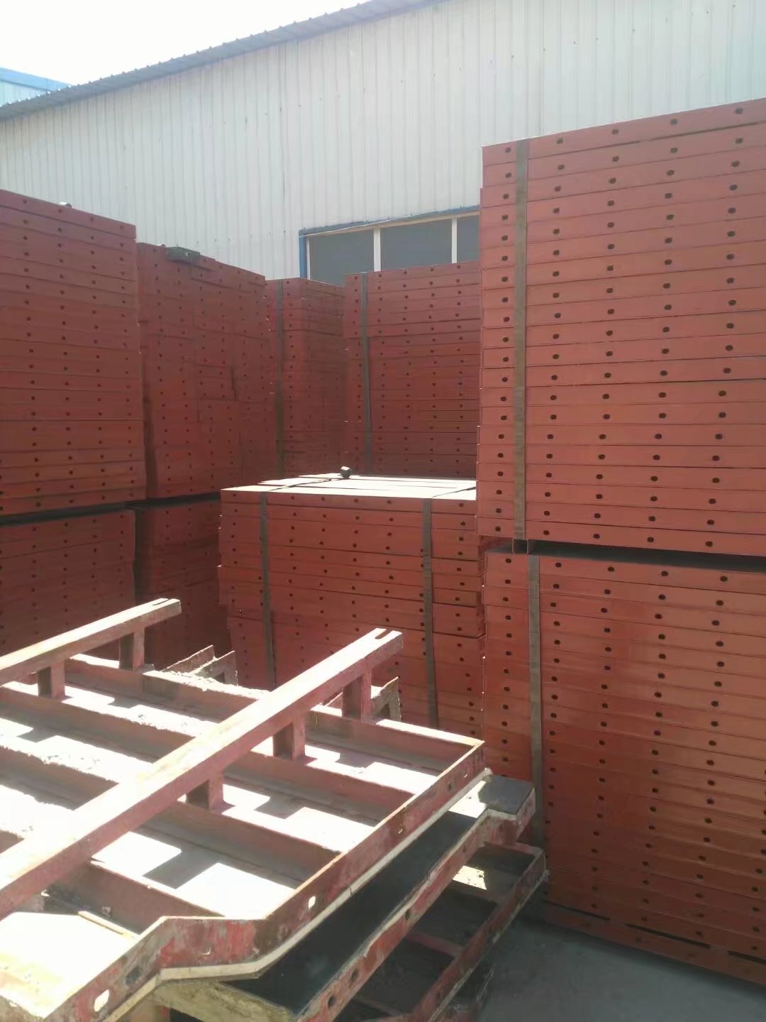 又称组合式定型小钢模或小 a data-lemmaid="9715635">钢模板 /a>