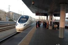  p>山海关站 i>(shanhaiguan railway station) /i>,位于中国河北省