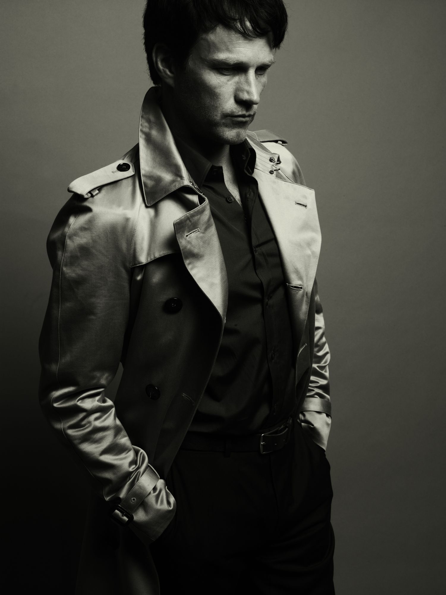  p>史蒂芬·莫耶(stephen moyer),1969年10月11日出生于英国 a target