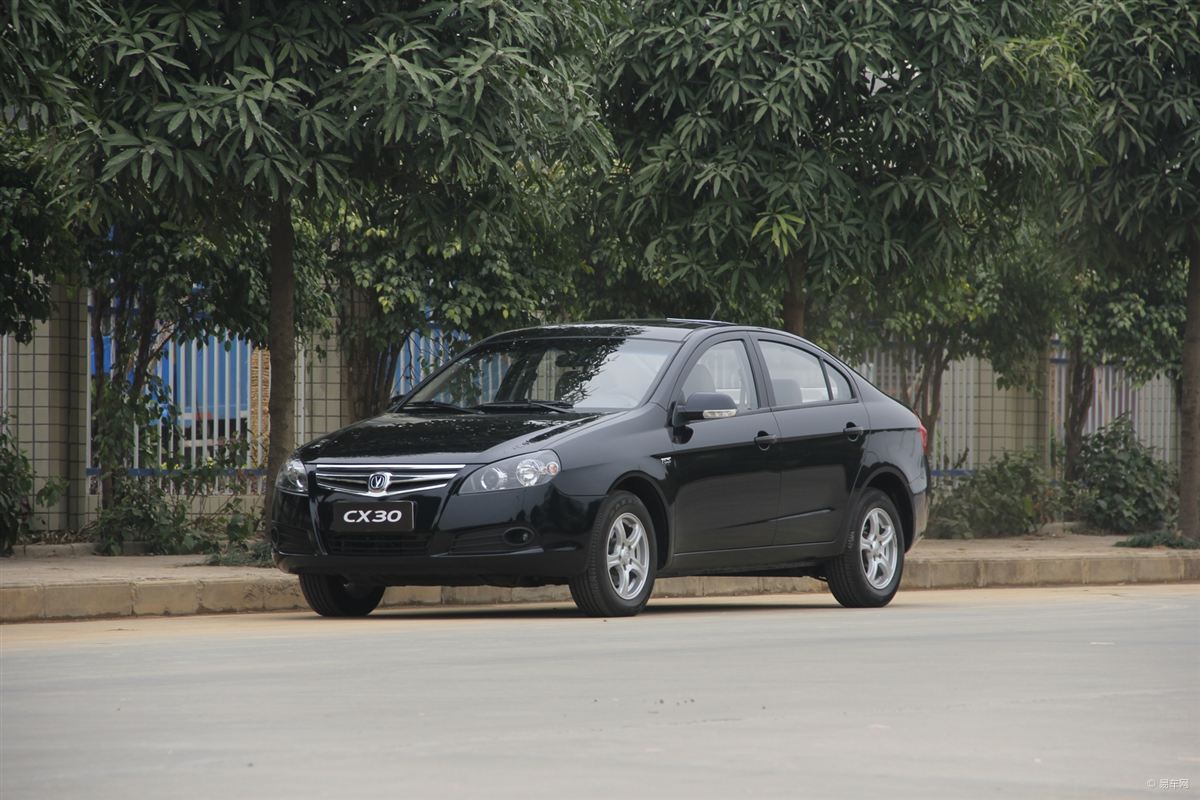 href="/item/长安cx30三厢">长安cx30三厢 /a>是长安汽车于2011年3月