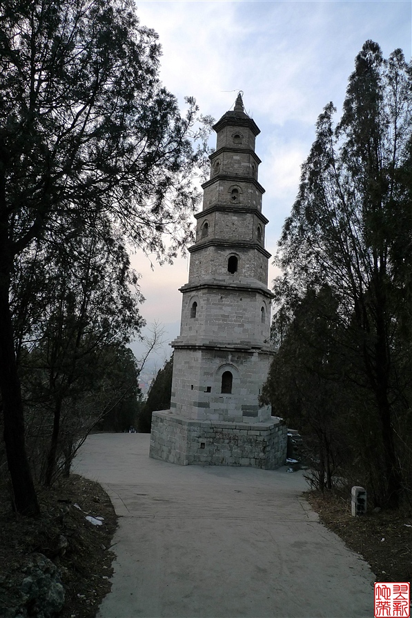 9">林州文峰塔位于河南省林州市龙湖·龙头山城市公园(又称龙凤山景区