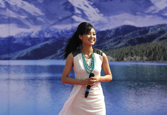  p>云朵,原名谢春芳,羌族,1987年2月7日出生于四川省阿坝藏族羌族自治