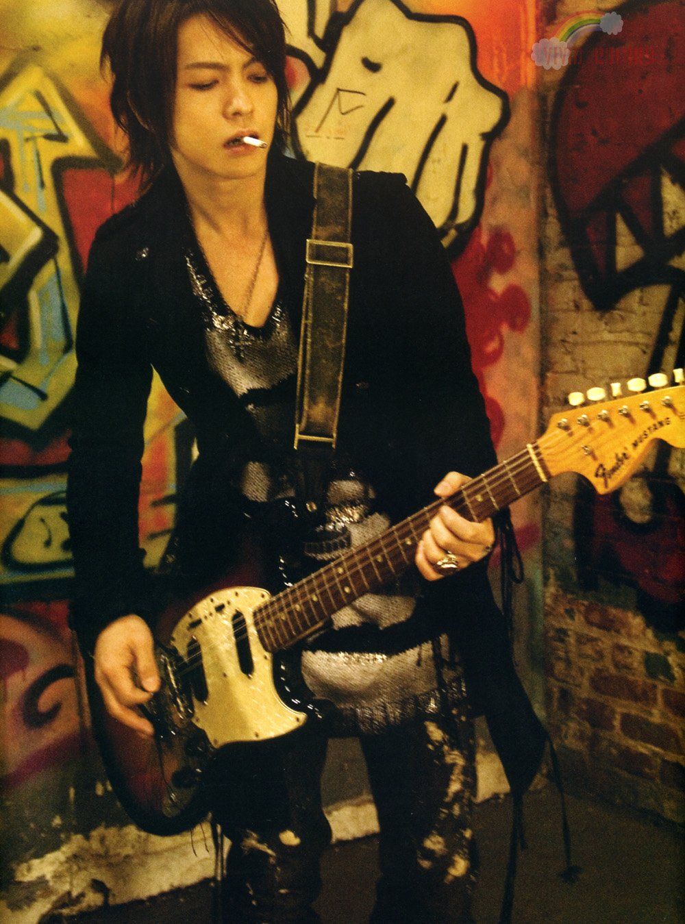  p>hyde,本名"宝井秀人",1969年1月29日出生于日本和歌山县和歌山市.