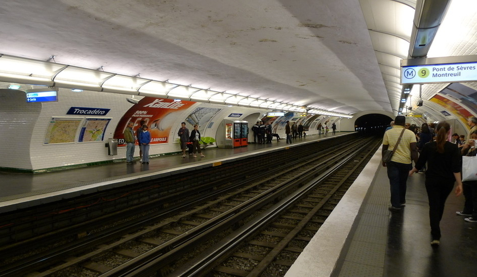  p>巴黎地铁(法语:métro de paris)是法国巴黎的地下 a target="